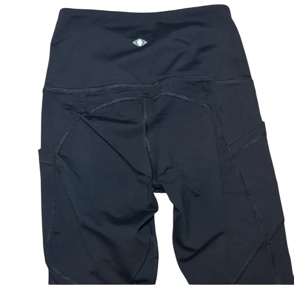 Hypertek Woman’s Black Athletic Leggings Size XS - Picture 4 of 7